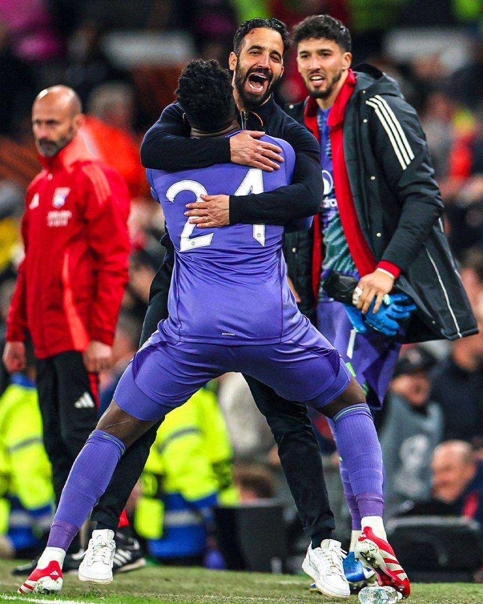 九游登录平台惊天逆转！曼联连追三球实现绝地反击，如此活动.