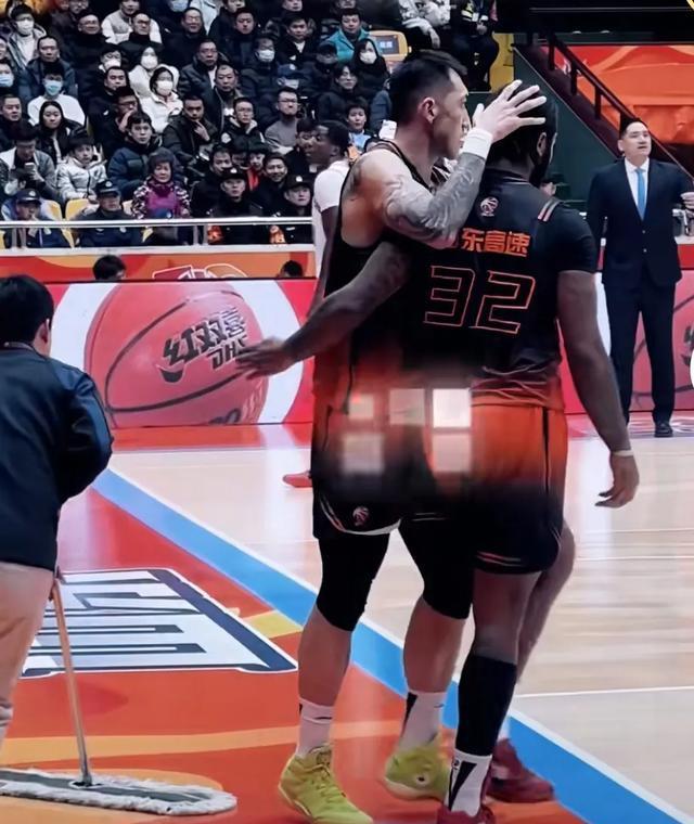 九游网页版Karsa迎来二十赛季出色发挥，阿森纳观众热烈欢呼！