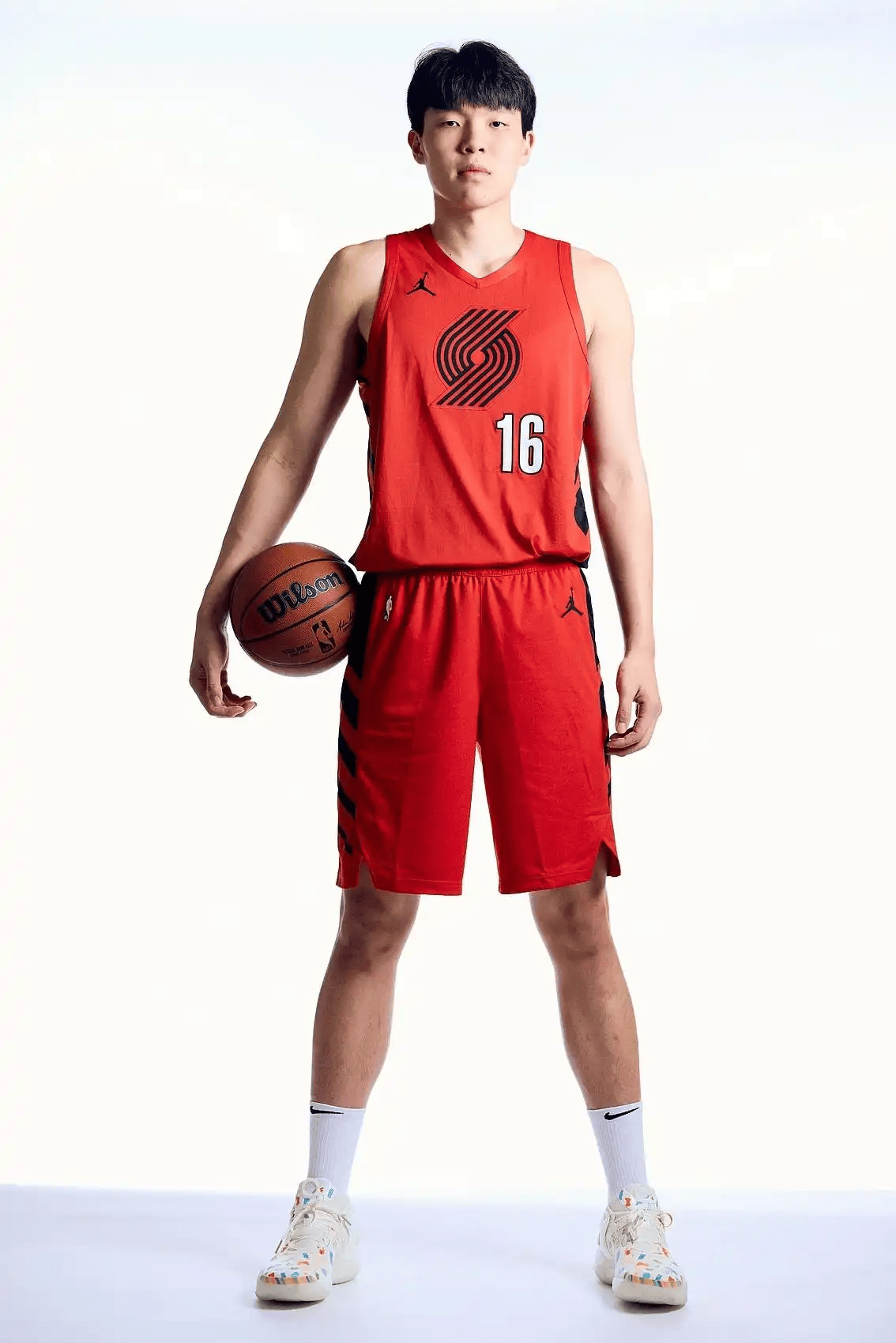 九游登录平台包含赛前NBA常规赛传出新动向；波特兰开拓者更衣室发声；管理层表态——目标明确；轮换策略成焦点的词条