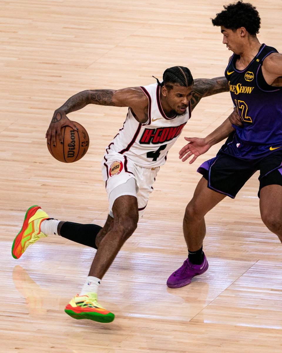 九游游戏中心网页版休斯敦火箭训练开放日，今晚防线松动引欢呼，全明星赛在即，控场能力受关注的简单介绍